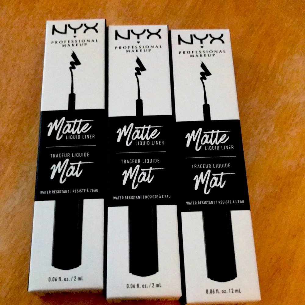 (Pack of 2) DISCONTINUED - NYX Matte Black Eyeliner - extremely rare